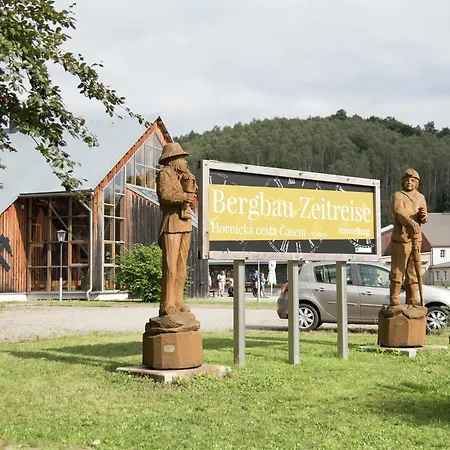 Grand Getaway In Deutschneudorf, Cleaning Included 펜션 *